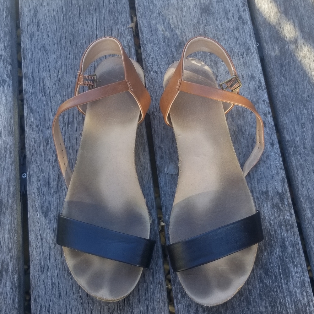 Two toned espadrilles sandals
